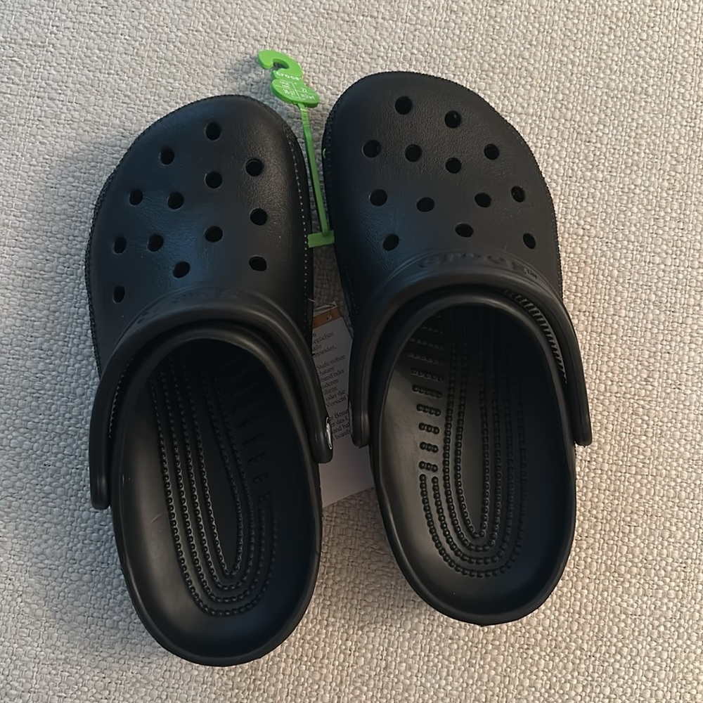 Crocs Unisex-Adult Classic Clogs, Black, women’s size 6 - Picture 5 of 10
